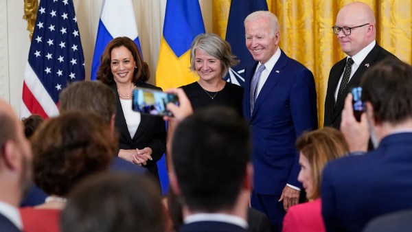  ஒருங்கிணைந்து செயல்படுவோம்