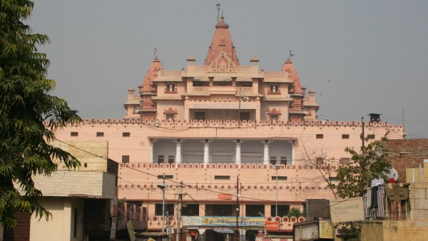  ஆக்ராவில் இருந்து 50 கி.மீட்டர்