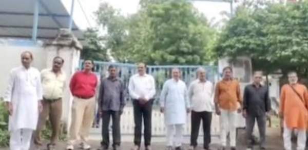  கட்சி தாவிய எம்எல்ஏக்கள்