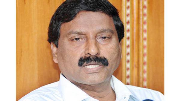 அதிமுகவை பலவீனப்படுத்தியவர் 