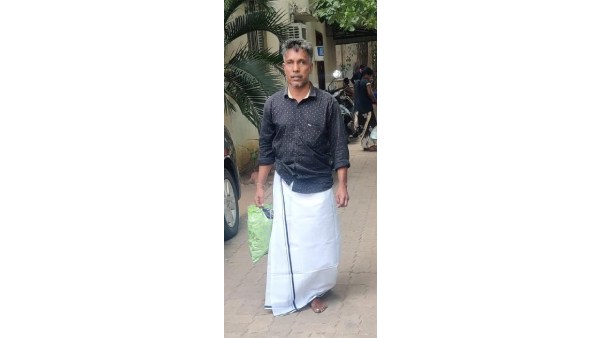 லுங்கி கட்டிச் சென்றவருக்கு அனுமதி மறுப்பு 