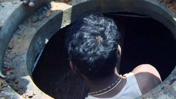 Commissioner is responsible if human beings are involved in sewer cleaning - Madras High Court Commissioner is responsible if human beings are involved in sewer cleaning - Madras High Court