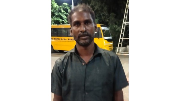 தங்க பிஸ்கட்டுடன் தப்பிய கும்பல்