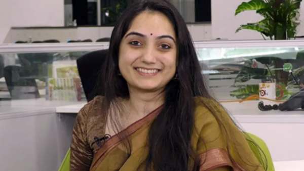 சமூக வலைத்தளம் மூலம் தொடர்பு