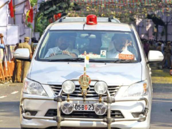 உற்சாக வரவேற்பு உற்சாக வரவேற்பு