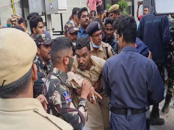 முனவர் ஃபரூக்கி 