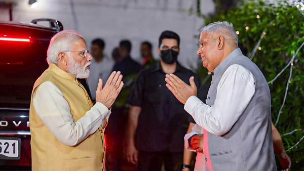 சங்பரிவார் பின்புலம் இல்லாதவர் சங்பரிவார் பின்புலம் இல்லாதவர்