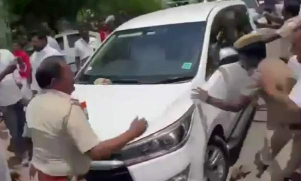 செருப்பு வீச்சு 