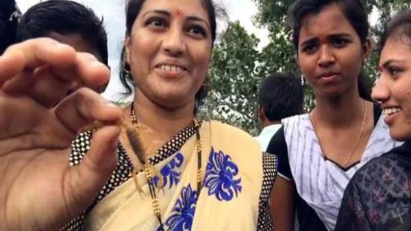  ரெட் கலர் 