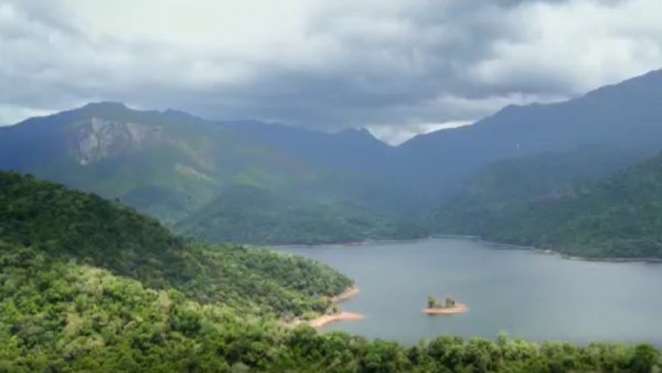 வனப்பகுதிகள் நிறைந்த கிராமம் வனப்பகுதிகள் நிறைந்த கிராமம்