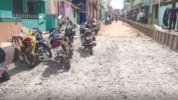 கழற்றிய அதிகாரிகள் கழற்றிய அதிகாரிகள்