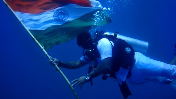 National flag in 75 feet deep sea: Swimmer Aravinds video National flag in 75 feet deep sea: Swimmer Aravinds video