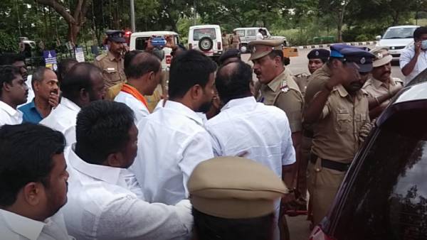 வாக்குவாதம் - பரபரப்பு