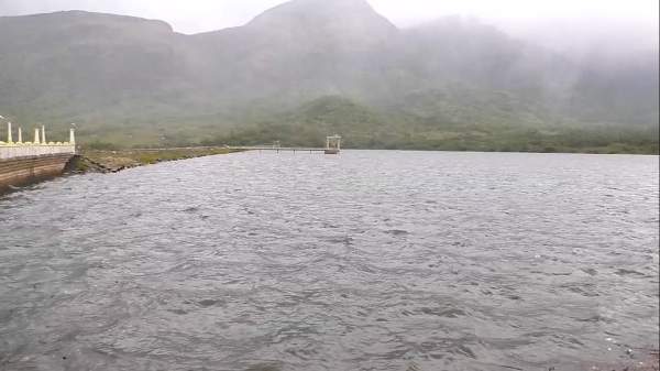 வெள்ளத்தில் சிக்கி விவசாயி பலி