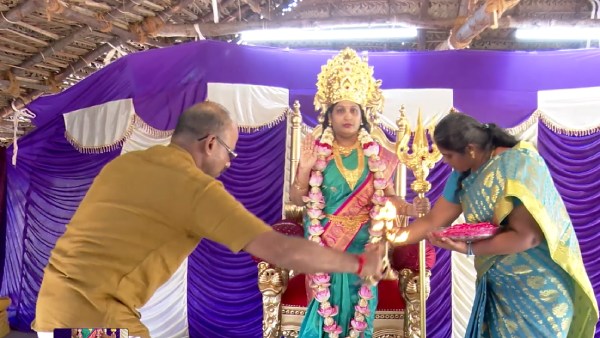 நெட்டிசன்கள் கிண்டல் 