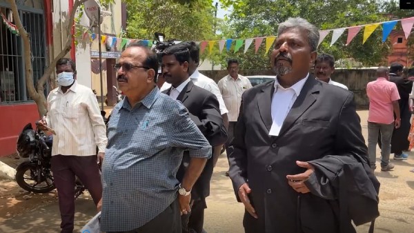  அரசியல் அனாதை