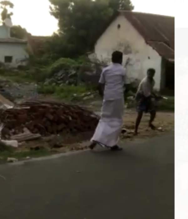 காசை கேட்டார் 