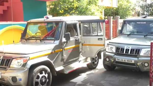 விசுவநாதன் மீது பலர் புகார் விசுவநாதன் மீது பலர் புகார்