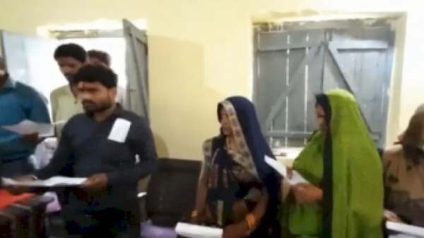 15 பெண்கள் 