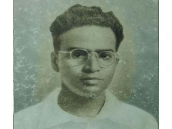  மருத்துவ உயர்கல்வி பயின்றார்