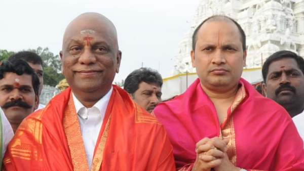 ஓ.பன்னீர்செல்வத்திடம் 