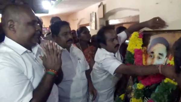 உறவினர்களுக்கு ஆறுதல் உறவினர்களுக்கு ஆறுதல்