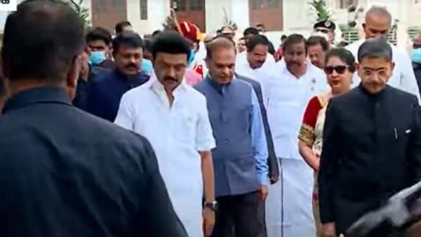 ஆளுநர் 