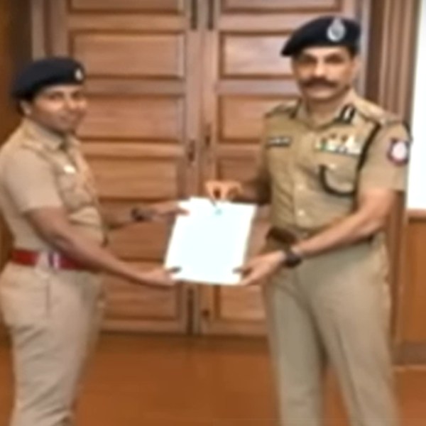  பாராட்டு 