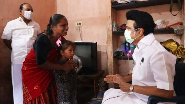  நரிக்குறவர் பெண்