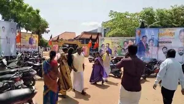 இணைந்த கரங்கள் 