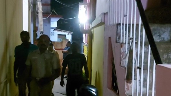 ஒரே சேலையில் தற்கொலை 