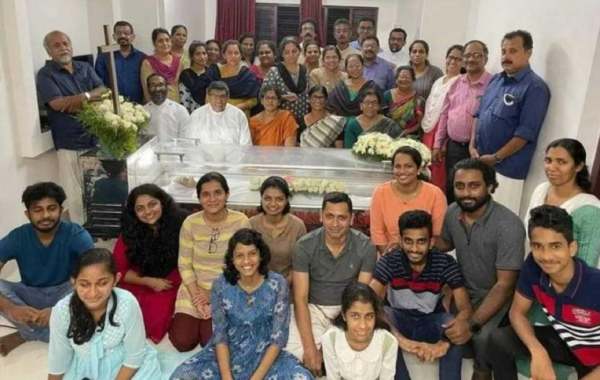 குரூப் போட்டோ எடுத்த குடும்பம்