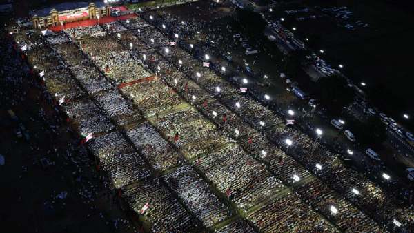 பேனர், கொடிகள் இல்லை 