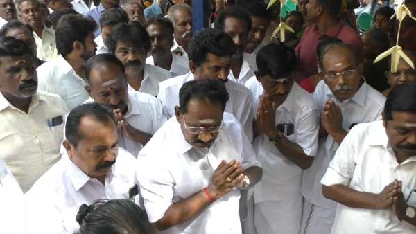 நிதியமைச்சரின் நிழல் 