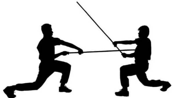 ஸ்கேட்டிங் ஒட்டிக்கொண்டு சிலம்பம் 