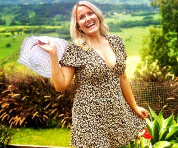 700 பேருக்கும் மேற்பட்டவர்களுடன் உறவு 700 பேருக்கும் மேற்பட்டவர்களுடன் உறவு