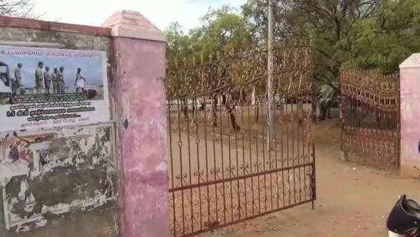 Sathankulam peoples road is missing poster in Vadivelu manner 