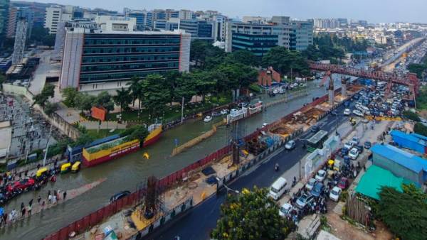  வாகன ஓட்டிகள் சிரமம்