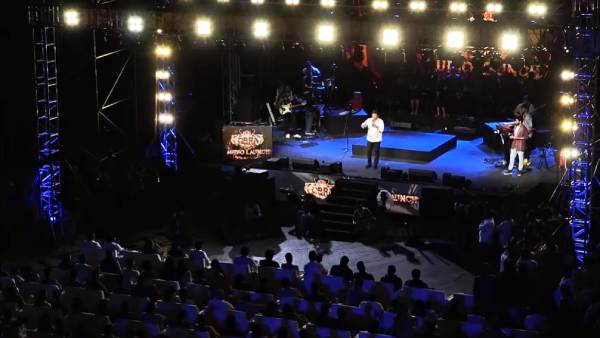 தமிழகத்தை ஆளப்போவது.. 