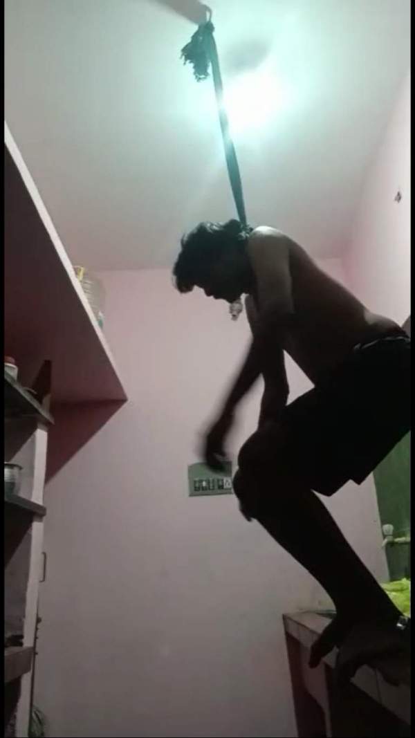  தற்கொலை மிரட்டல் 