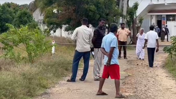 காட்டுக்குள் சடலம் 