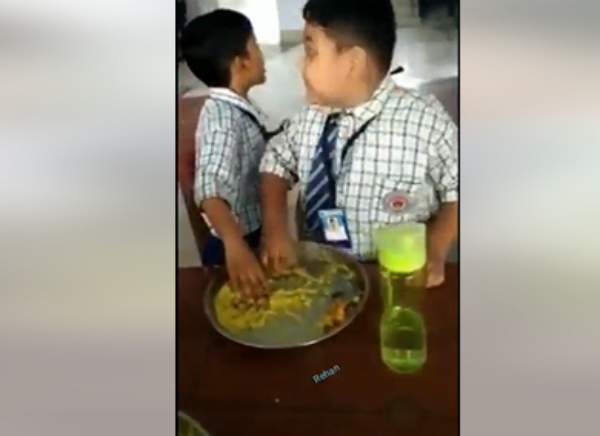  ஒரே தட்டில் சாப்பாடு 