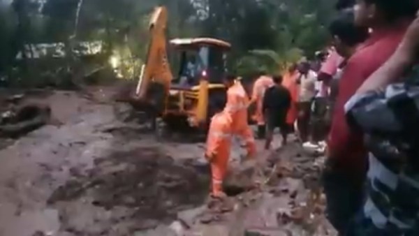 Members of the same family caught in a landslide in Kerala; 3 dead bodies were recovered Members of the same family caught in a landslide in Kerala; 3 dead bodies were recovered