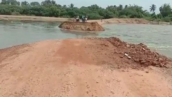 Landslide due to incessant rains in Ooty - Koraiyaru foot bridge washed away by floods Landslide due to incessant rains in Ooty - Koraiyaru foot bridge washed away by floods