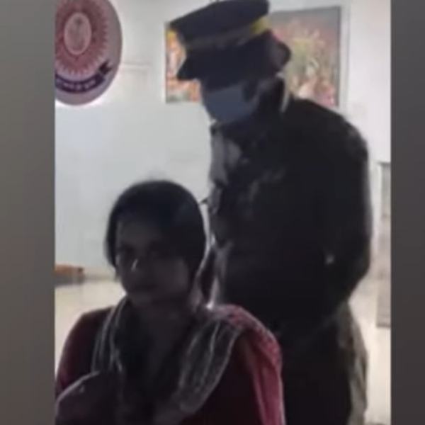 தேனீரில் விஷம்