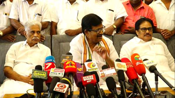 நாடாளுமன்றத் தேர்தலில் கூட்டணி வெற்றி நாடாளுமன்றத் தேர்தலில் கூட்டணி வெற்றி