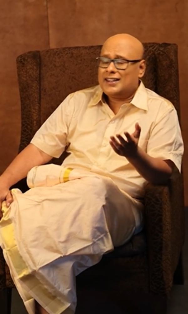 கலக்கி வரும் தாத்தா