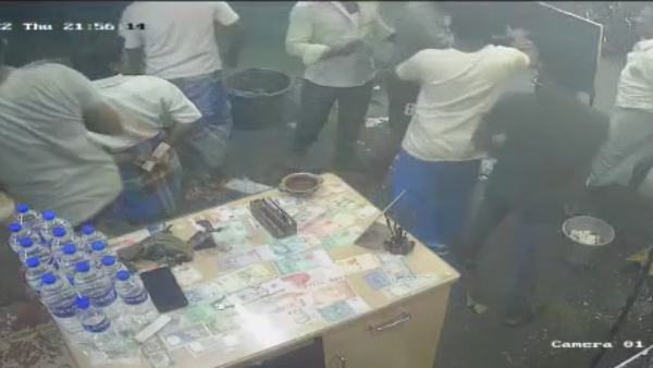  4 பேர் மீது வழக்குப்பதிவு 