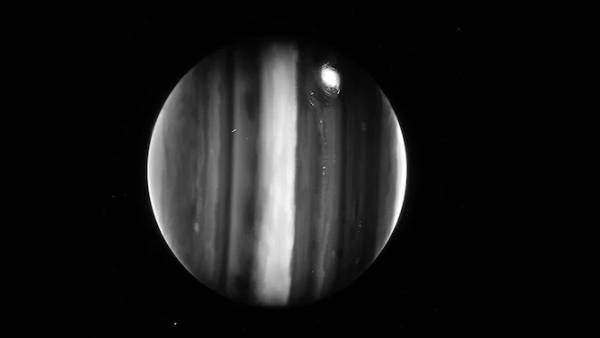  இருளில் ஒளிரும்