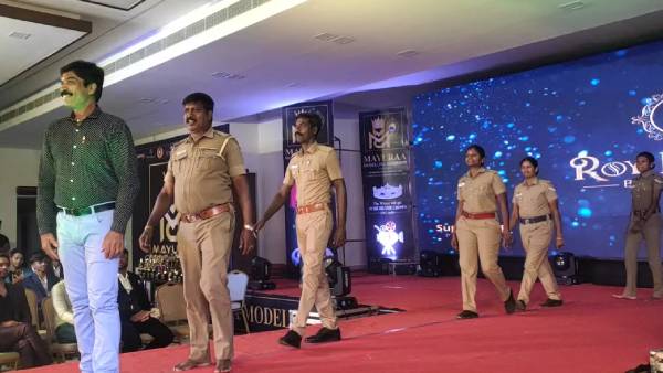  சிங்கம் படத்தின் பின்னனி இசையில் போலீசார்